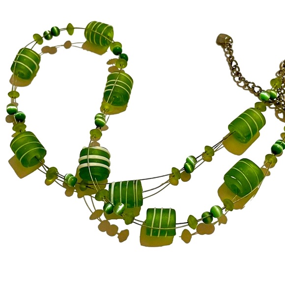 Artisan Jewelry - Green & White Glass Beaded Necklace